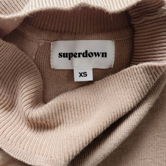 Superdown Asymmetric Mock Neck Tank Top - Picture 4 of 4